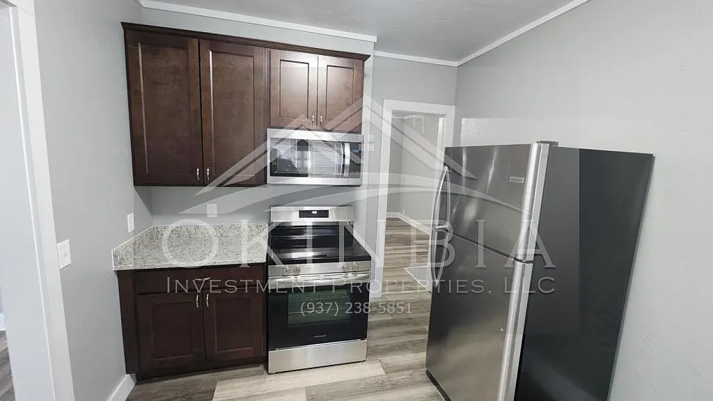 750 Superior Ave — Photo 3