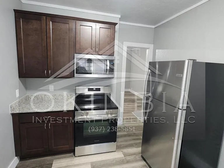 750 Superior Ave — Photo 3