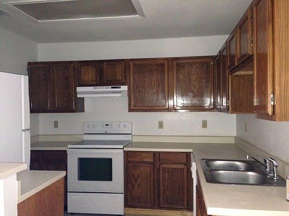 2nd image of 1726 Bobcat Ln