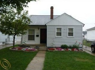 28601 Essex St, Roseville, MI 48066