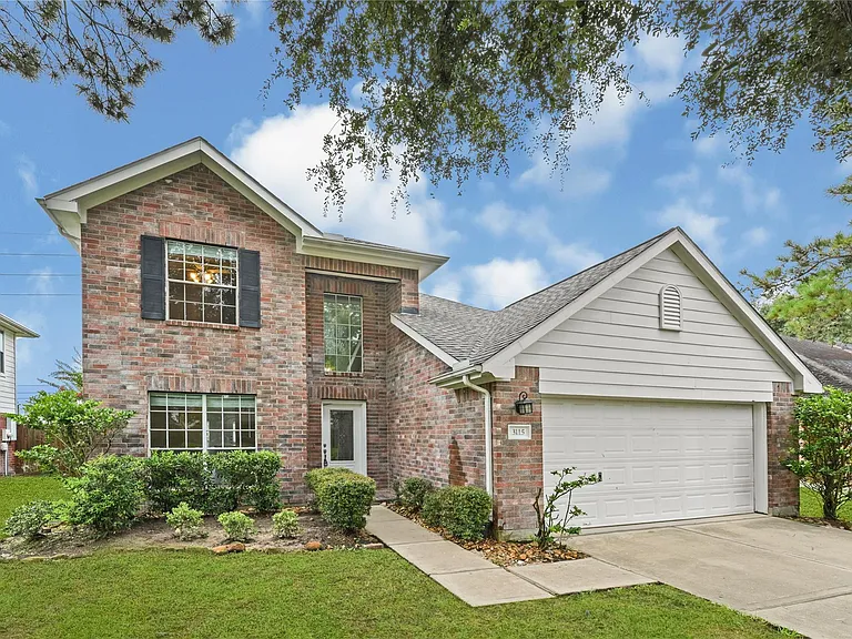 3115 Glenthorpe Ln — Photo 2