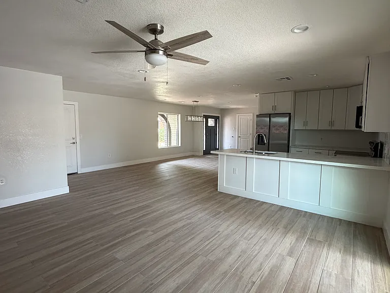 3145 S Davis Cir — Photo 10