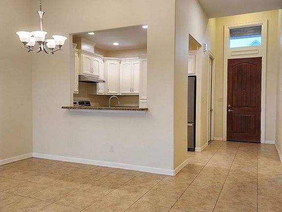 3rd image of 4207 Las Palmas Cir Unit C2