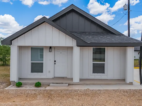 221 Dub Dr #1, Eagle Pass, TX 78852