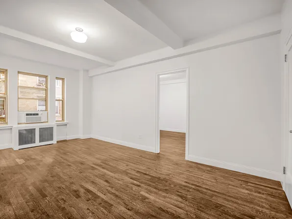 24 5th Avenue image 3 of 9