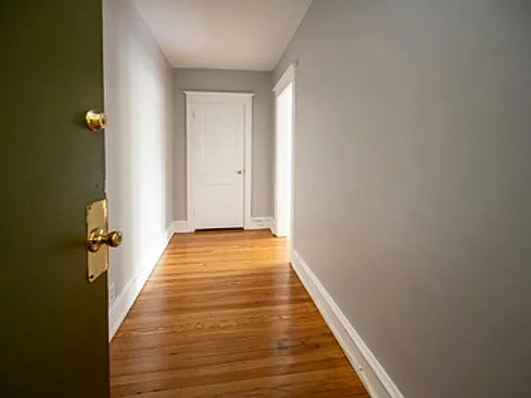 English Manor Apartments- Beautifully kept secret in Mt. Airy — Photo 16