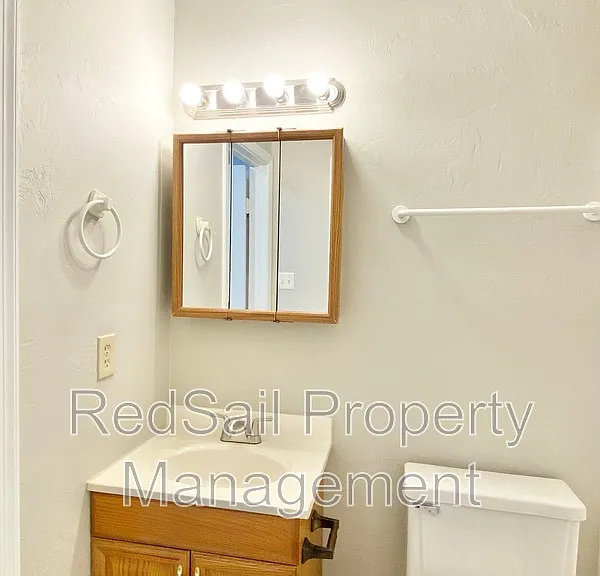 1114 Clear Springs Rd — Photo 15