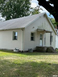 421 E Washington St, Edinburg, IL, 62531