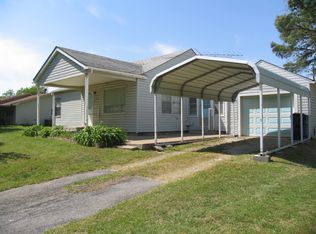 1040 E Hillcrest Dr, Vinita, OK 74301