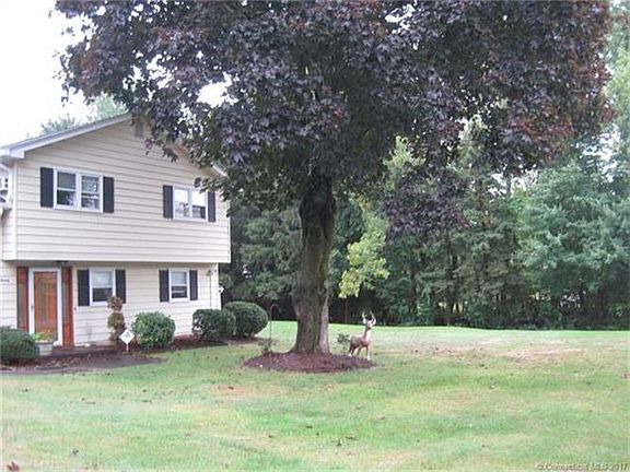 3rd image of 20 Elmwood Dr