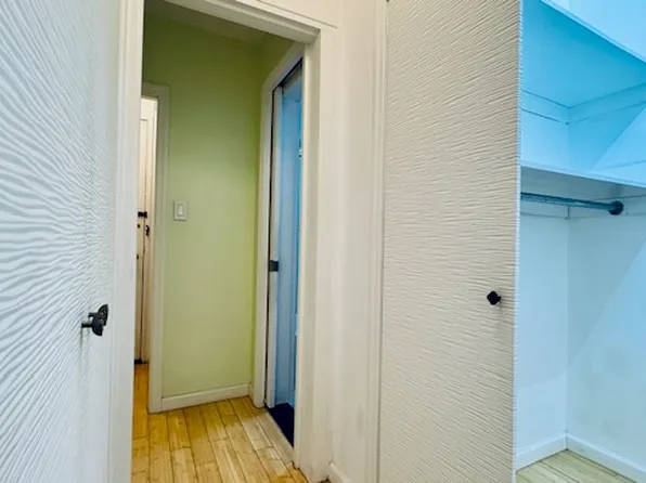 142-05 Roosevelt Avenue image 12 of 13