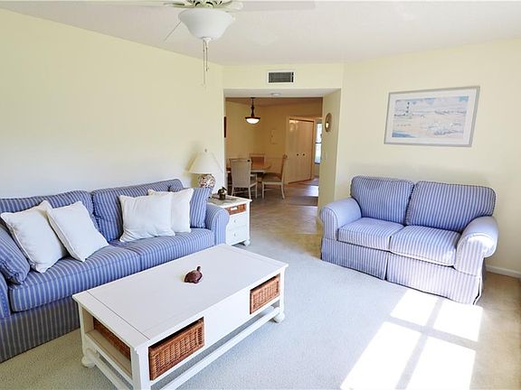 3rd image of 450 SW South River Dr APT 105