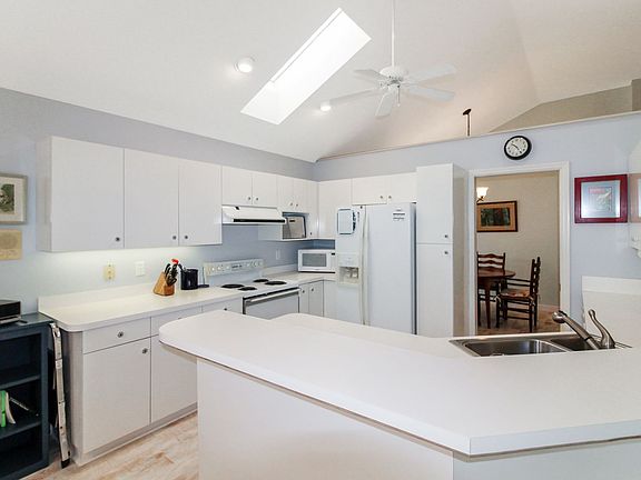 5th image of 330 Dolphin Shores Cir #330
