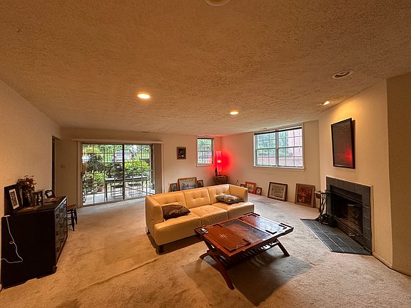 2nd image of 2111 Woodbox Ln Unit A