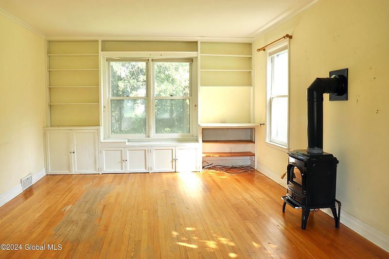 5th image of 163 Adams Place