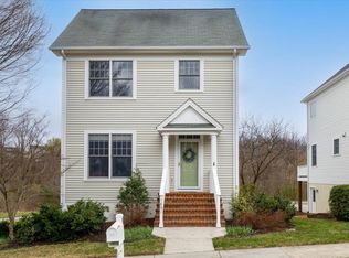 1601 Honeysuckle Dr, Blacksburg, VA 24060