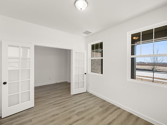 5th image of 657 Tyronza Dr