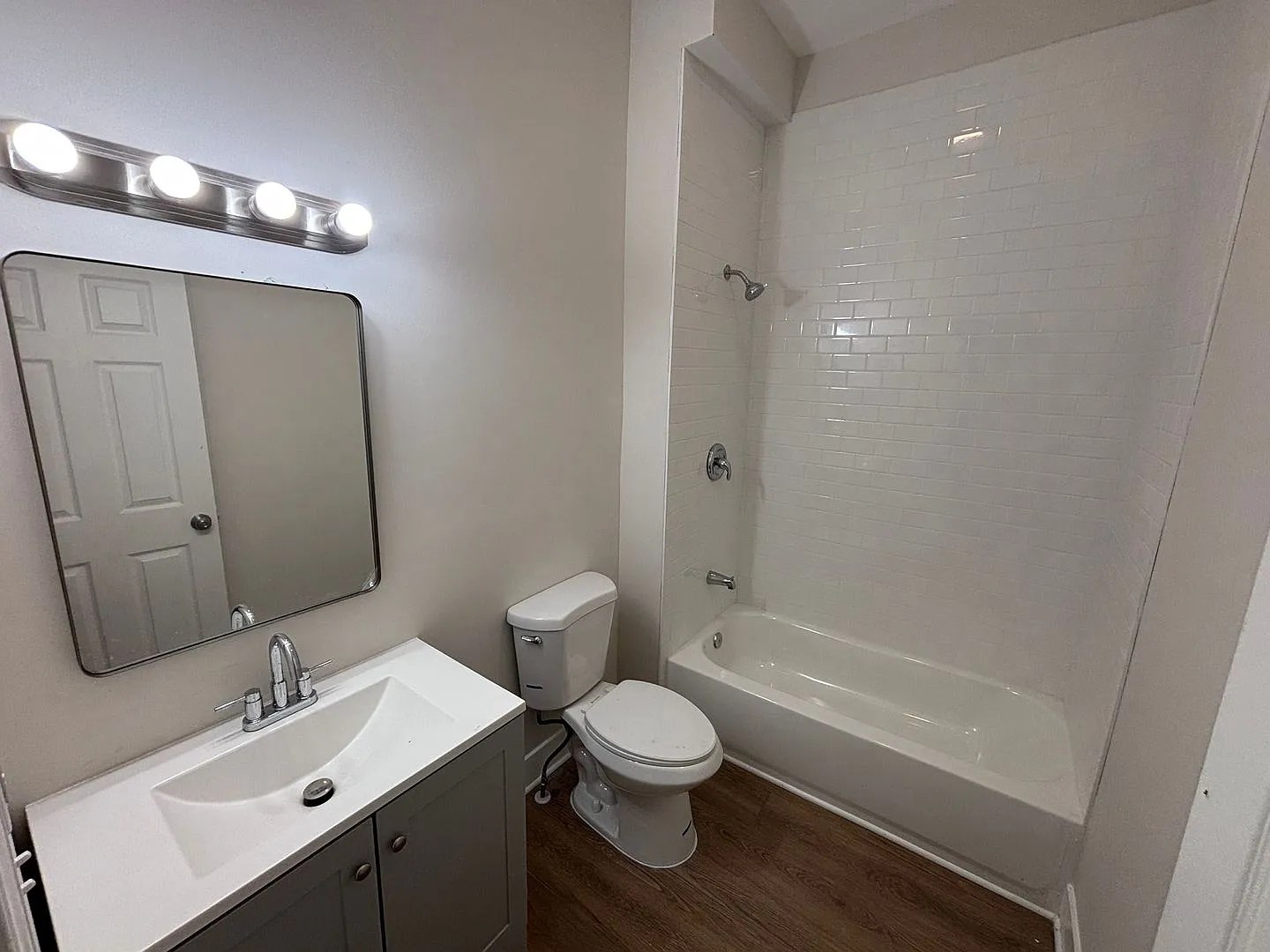 Luxury 2 Bedroom Apartment — Photo 3