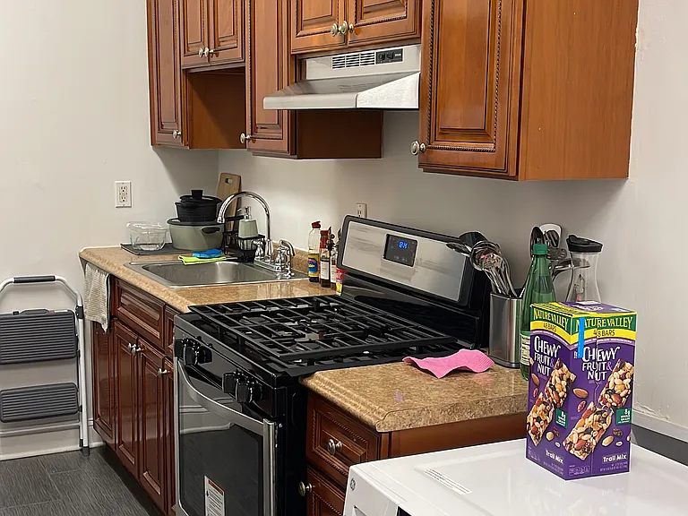 150 Midland Ave #5 — Photo 8