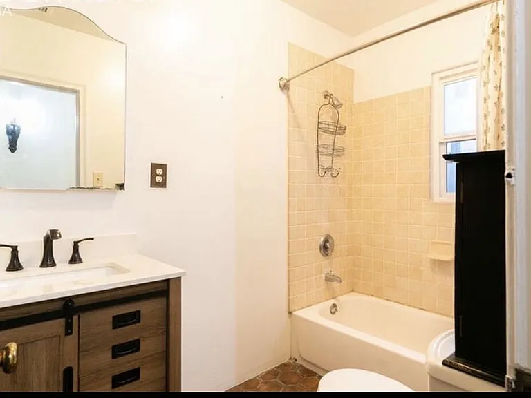 11269 La Maida St — Photo 12