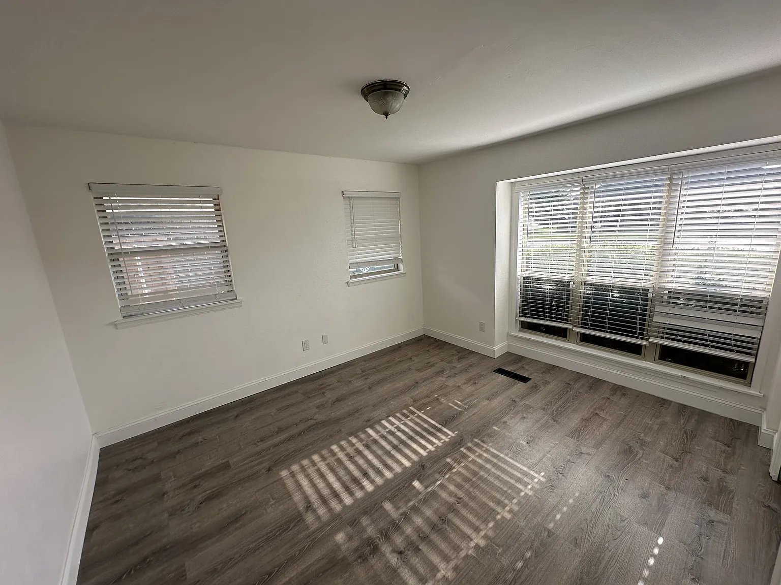 5208 Mackelman Dr - 1 — Photo 4
