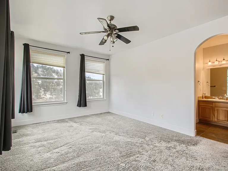 799 Martin Dr — Photo 17