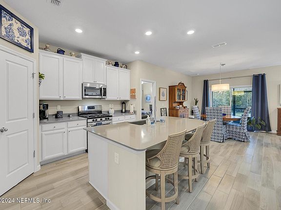 4th image of 329 TINTAMARRE Drive