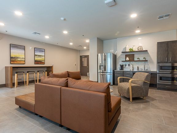 4th image of 1515 Roosevelt Ave #10406
