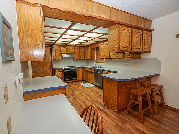 5th image of 2030 Castlerock Dr