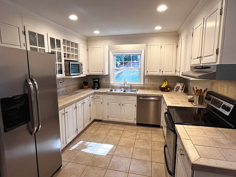 3716 Rhodes Ave — Photo 10