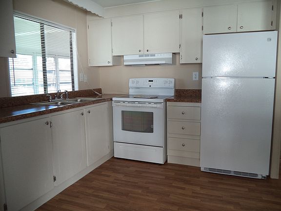 2nd image of 170 Congress St