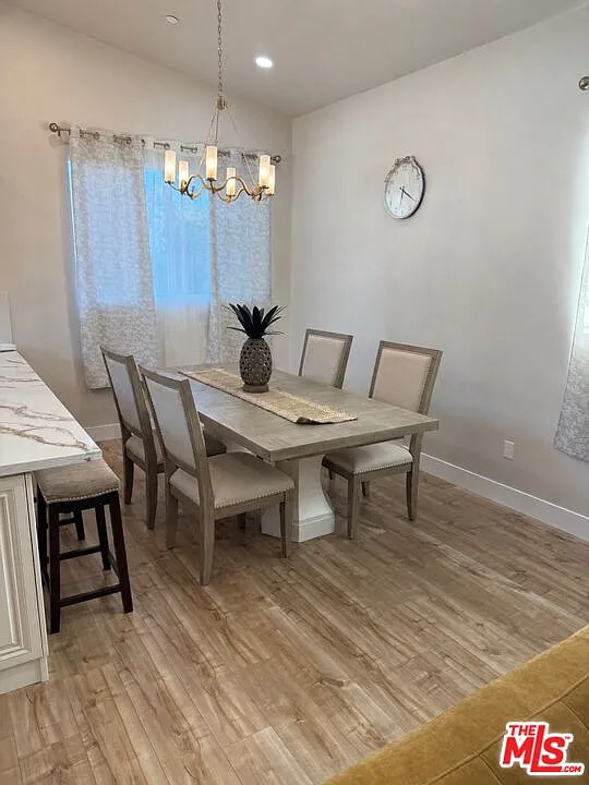 2 bed, 2.5 bath, 1600 sqft, $4,500 — Photo 3