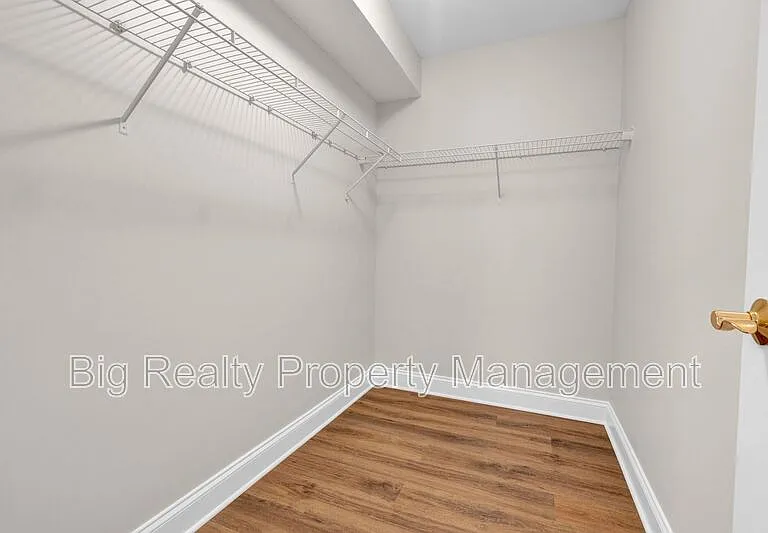 364 Prospect St — Photo 32