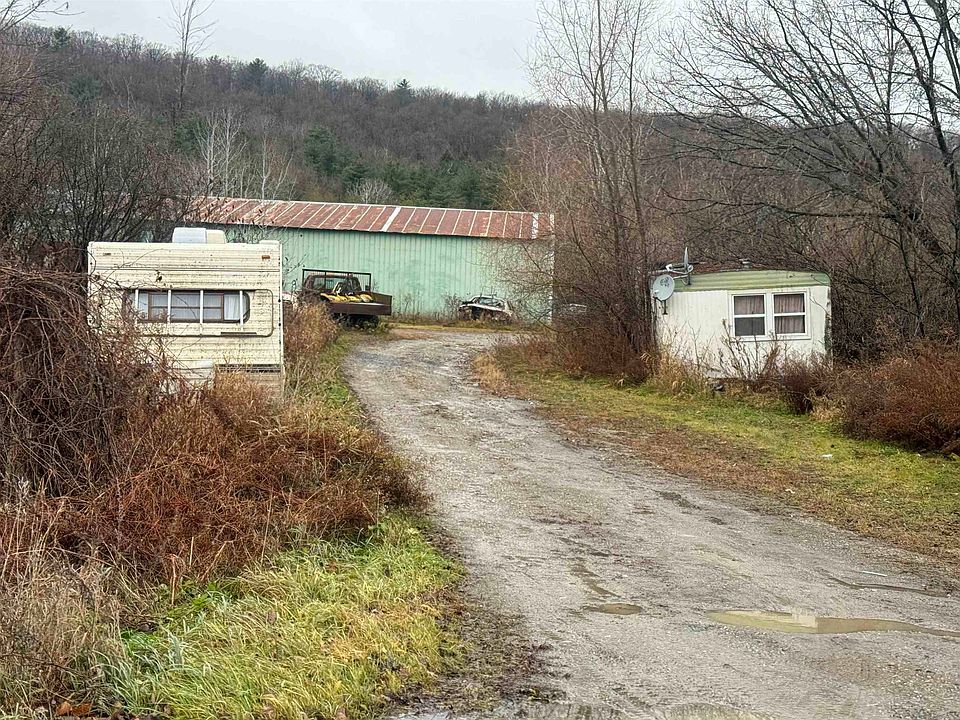 2nd image of 1613 Snake Mountain Road