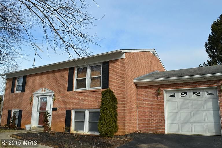 1st image of 10821 Oak Forest Dr