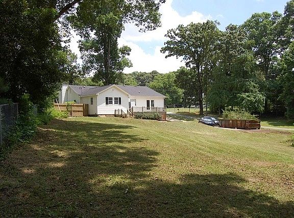 3rd image of 2663 Auburn Ave