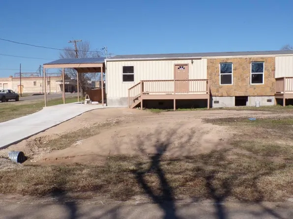 101 E Michalk St #D, Thorndale, TX 76577