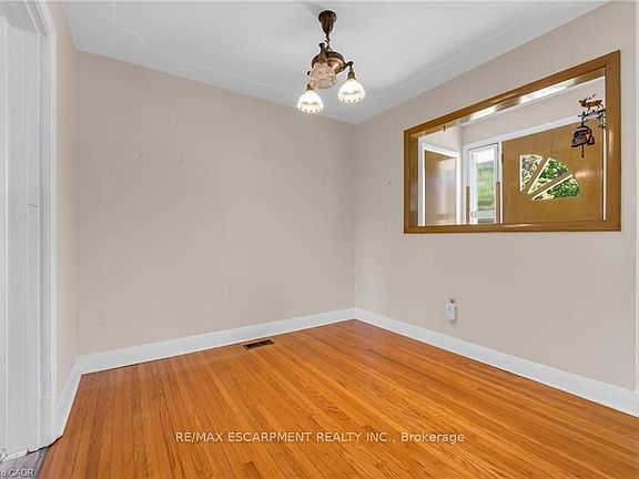 5th image of 234 Pine Cove Rd