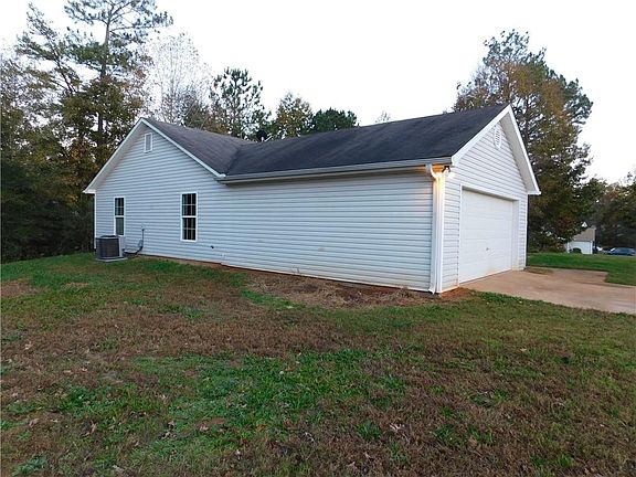 3rd image of 380 Long Creek Dr