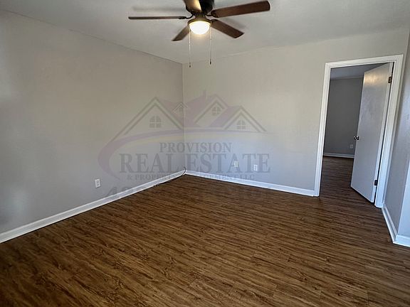 2nd image of 733 20th St SE