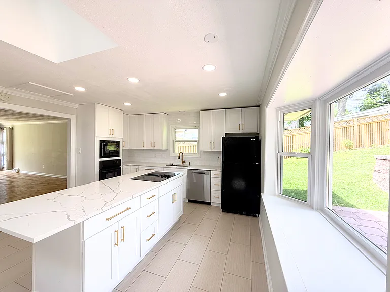 12915 Grenoble Dr — Photo 5