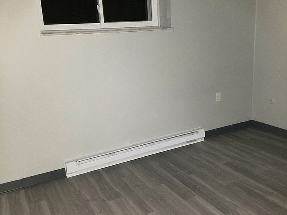 5th image of 634 Southcrest Dr APT 9