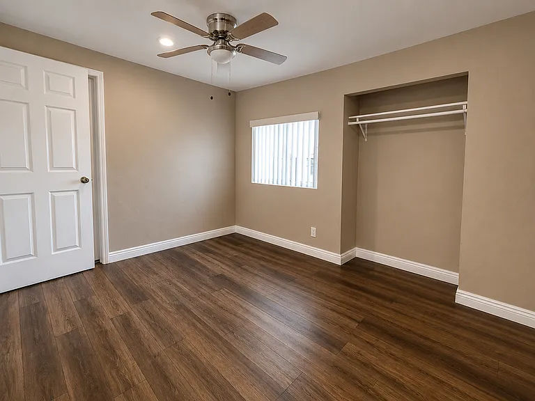 1470 Murchison St — Photo 3