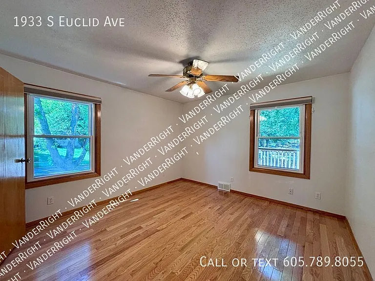 1933 S Euclid Ave — Photo 9