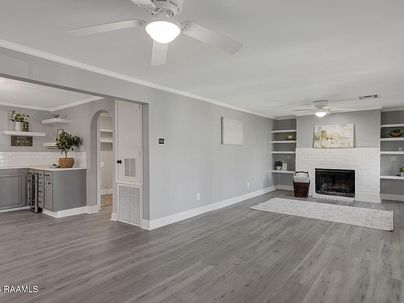 5th image of 109 Glenn St