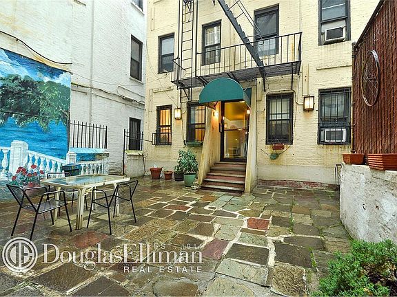 4th image of 240 E 30th St #1E