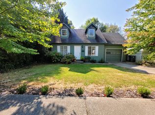 817 NW B St, Grants Pass, OR 97526