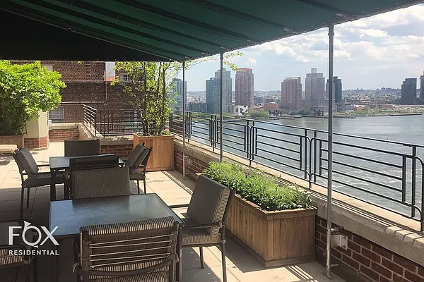 Sold by Fox Residential Group | media 9