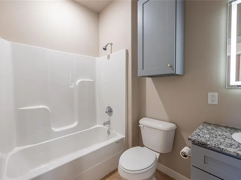 802 Valley Oaks Ln — Photo 15