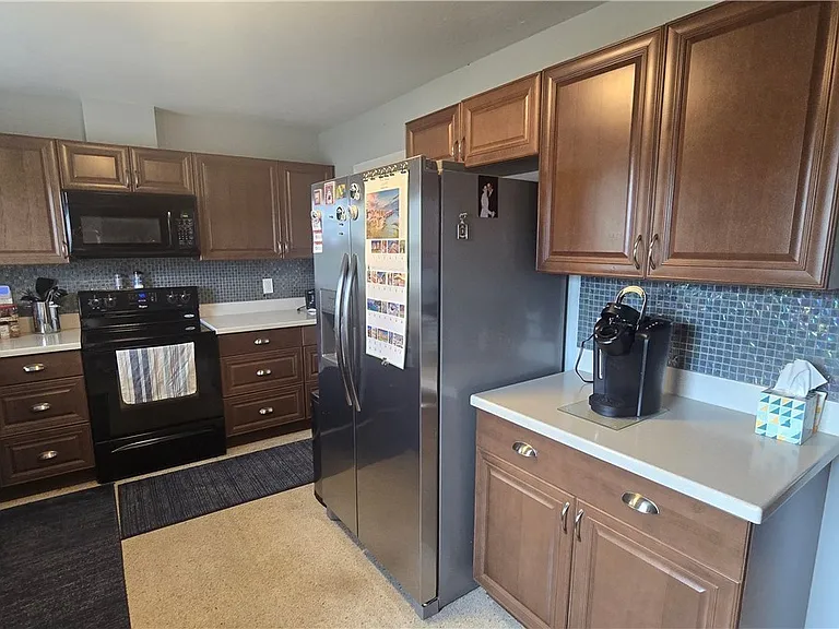 18079 Constitution Cir — Photo 6